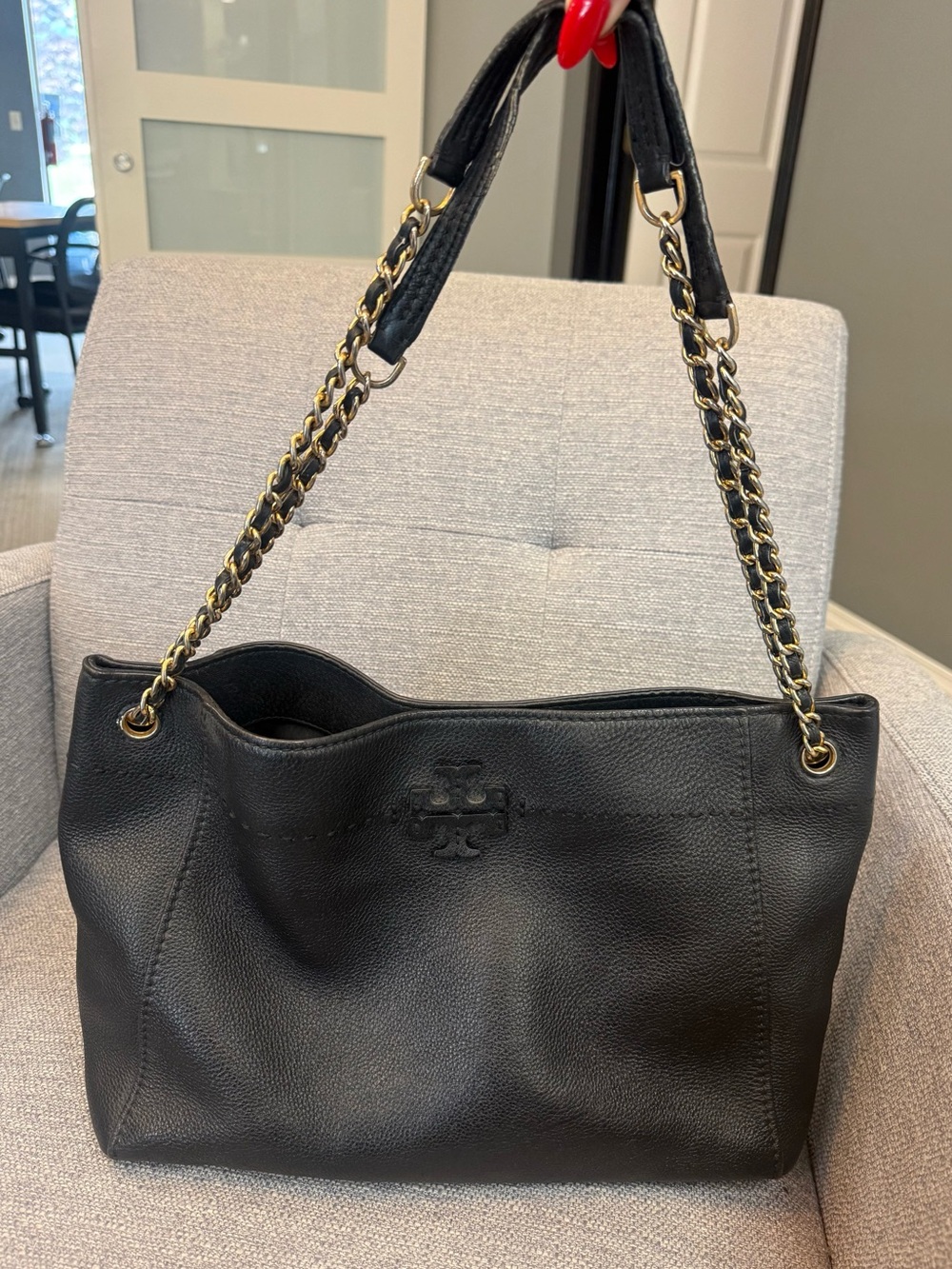 $495 Tory Burch Black McGraw Leather Slouchy Chain Tote